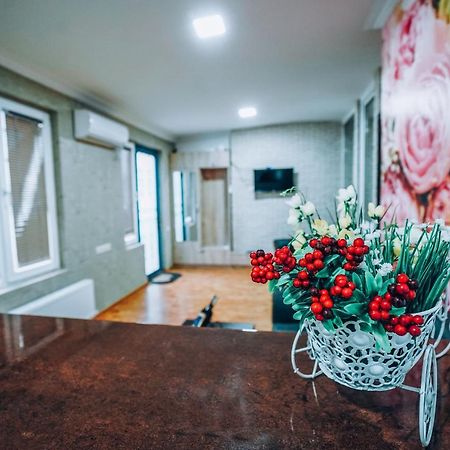 Second House Rustaveli Apartment Tbilisi Ngoại thất bức ảnh