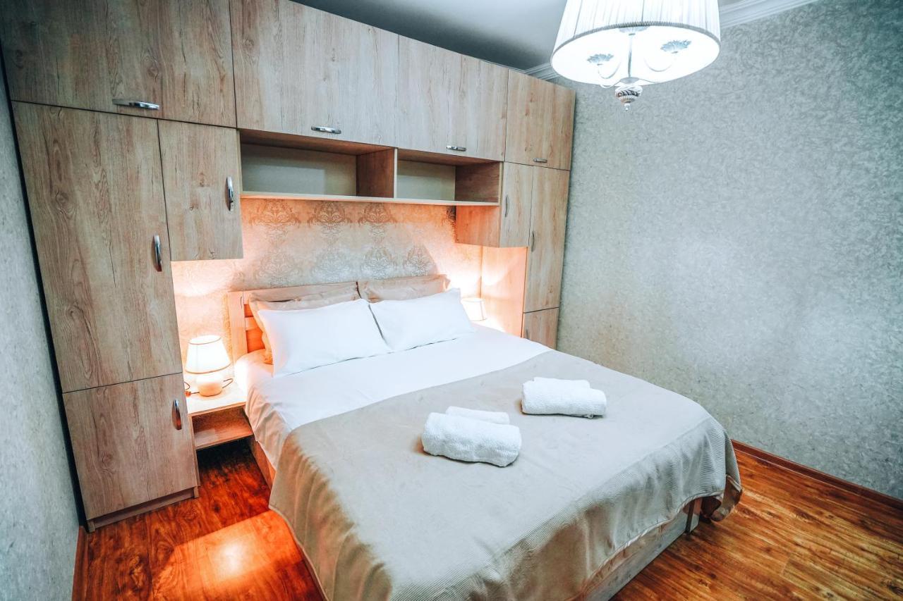 Second House Rustaveli Apartment Tbilisi Ngoại thất bức ảnh