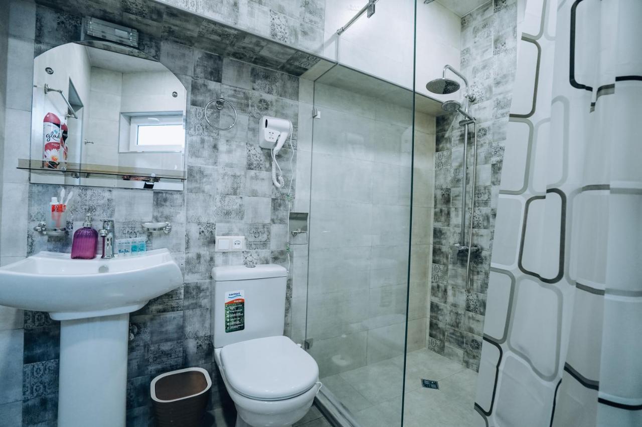 Second House Rustaveli Apartment Tbilisi Ngoại thất bức ảnh