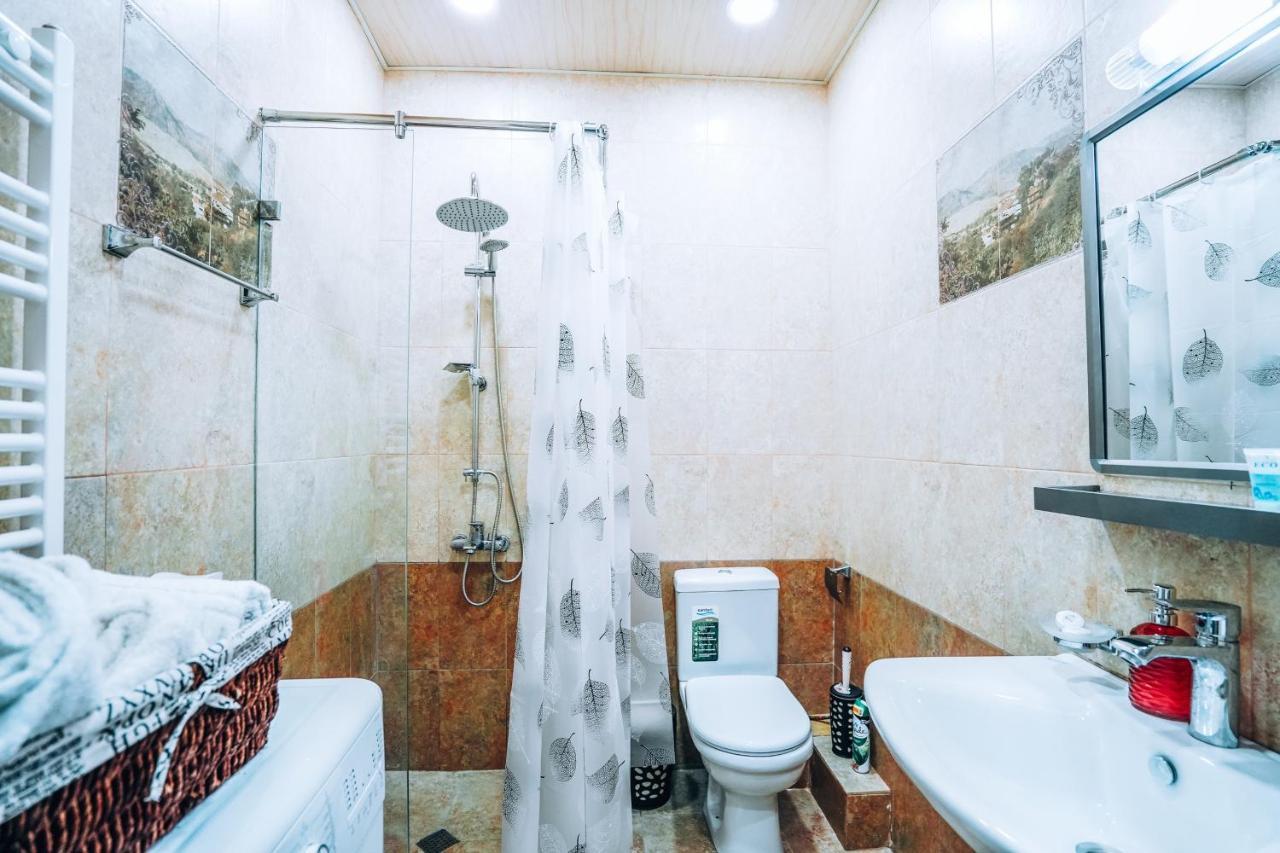 Second House Rustaveli Apartment Tbilisi Ngoại thất bức ảnh