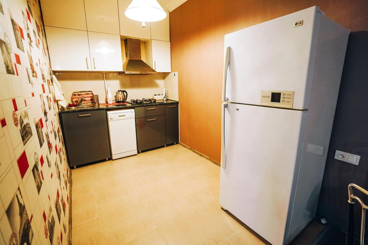 Second House Rustaveli Apartment Tbilisi Ngoại thất bức ảnh